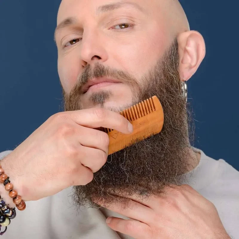 Peigne à barbe