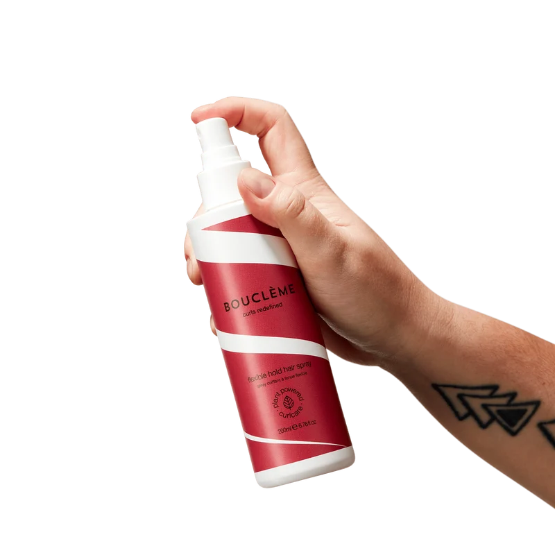 Spray coiffant à tenue flexible