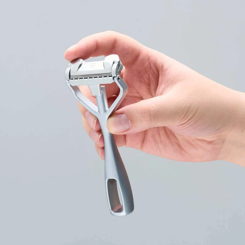 SHAVENT Compact 2.0 - Magnetic Force - handlicher Nassrasierer für Reise / Dusche