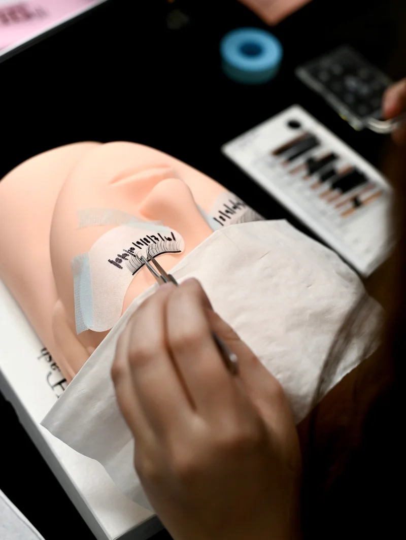 Formation Cils Classique en ligne (TROUSSE DE DÉPART INCLUSE d'une valeur de 400$tx)