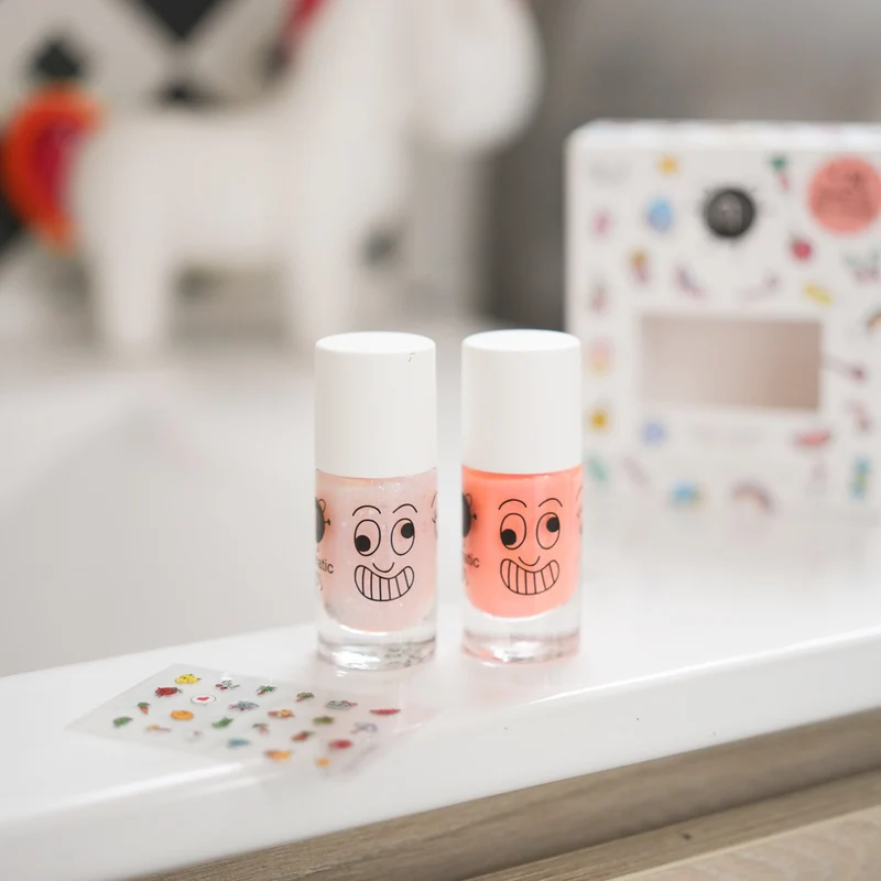 Coffret stickers et vernis pour enfants