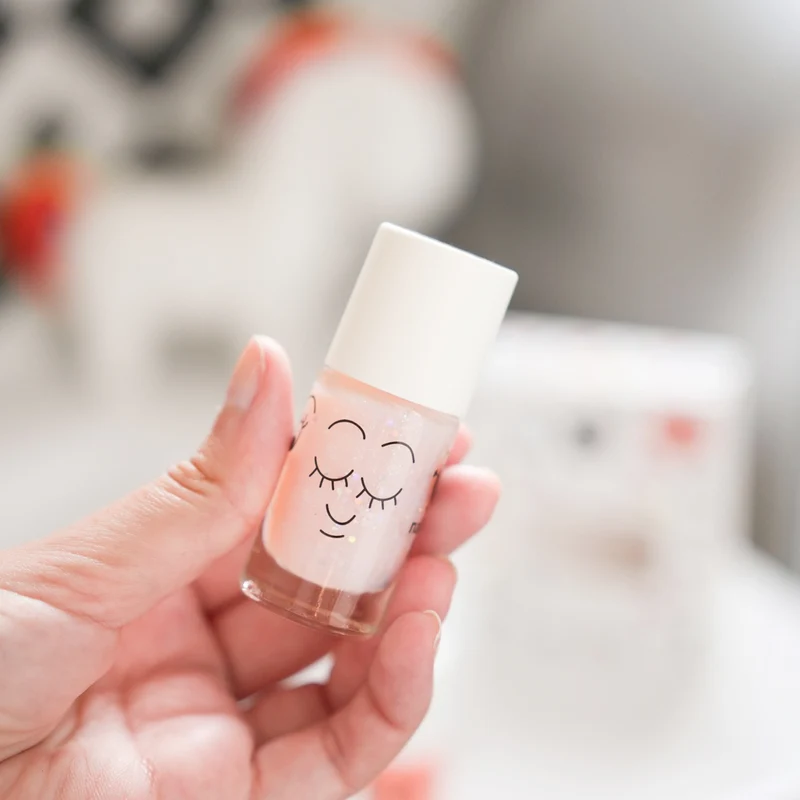 Coffret stickers et vernis pour enfants
