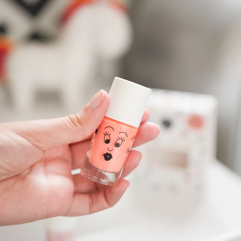 Coffret stickers et vernis pour enfants