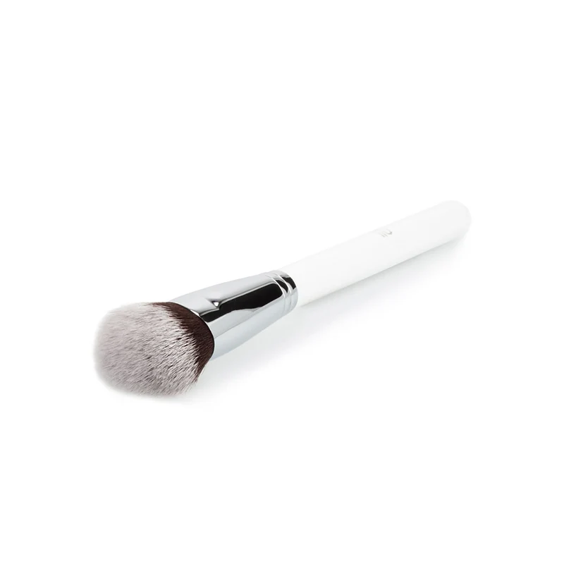 Ilū Make Up Angled Foundation Brush 109 - pinceau fond de teint biseauté
