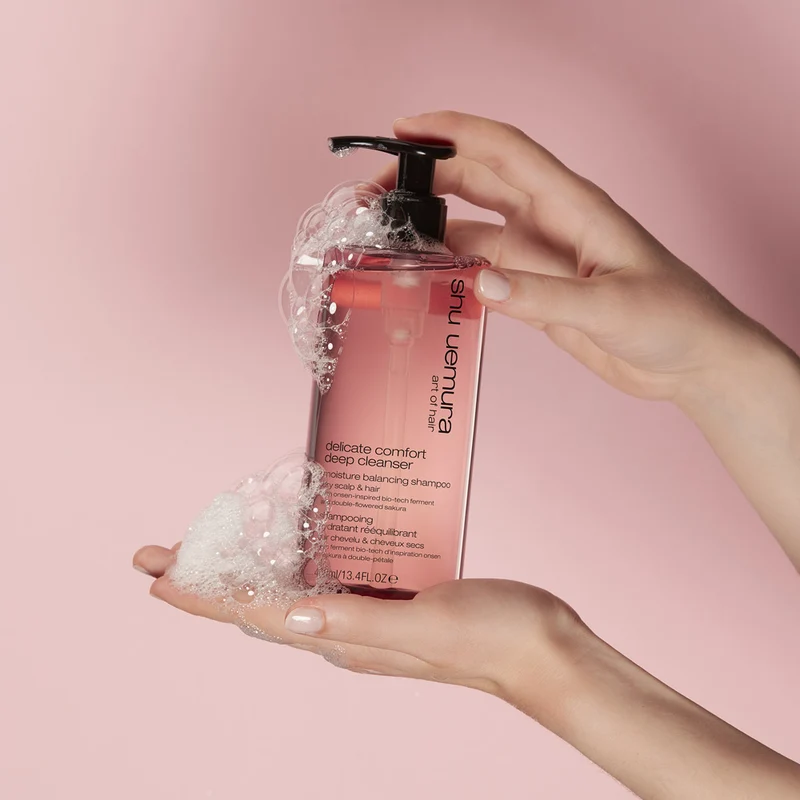 Shu Uemura Deep Cleansers Delicate Comfort Shampoo 400 ml - shampooing pour cheveux et peau sèche